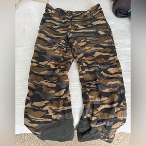 Patagonia Camouflage Men’s ski pants, Size L